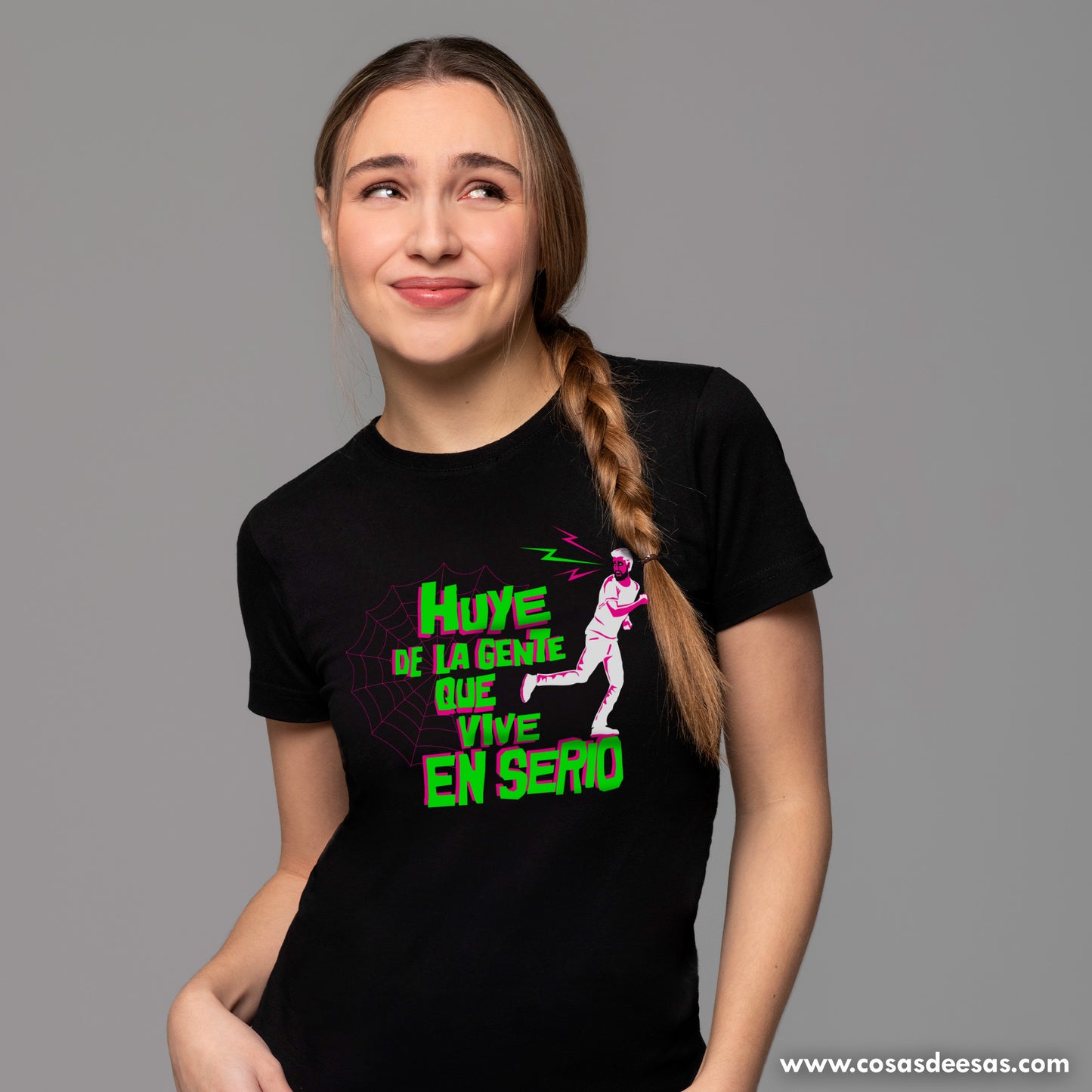 Huye de la gente que vive en serio Camiseta de mujer