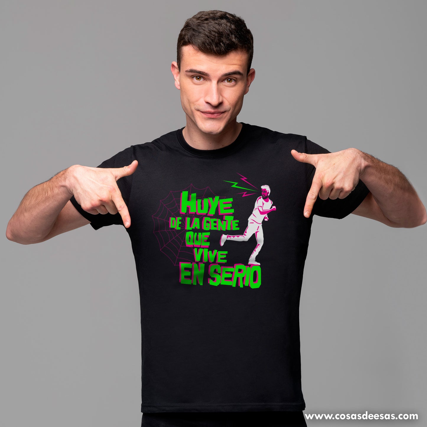 Huye de la gente que vive en serio Camiseta de hombre